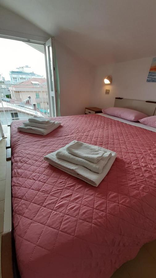 Hotel Elisabetta 2 Stelle กัตตอลิกา ภายนอก รูปภาพ