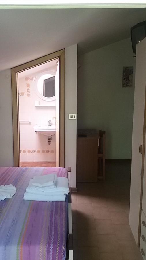 Hotel Elisabetta 2 Stelle กัตตอลิกา ภายนอก รูปภาพ